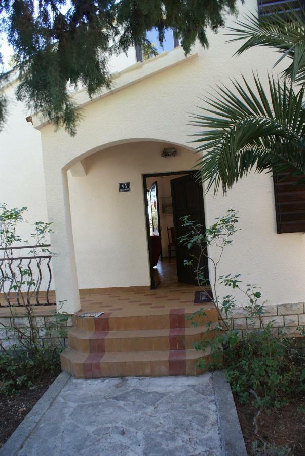 Villa Punta Donji Okrug  Exteriör bild
